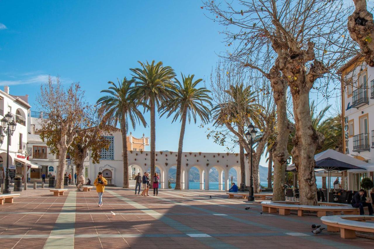 Apartamentos en Plaza de España Recién construidos Nerja Exterior foto