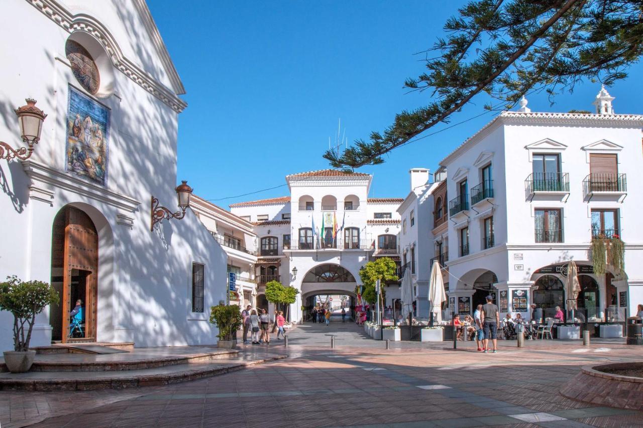 Apartamentos en Plaza de España Recién construidos Nerja Exterior foto